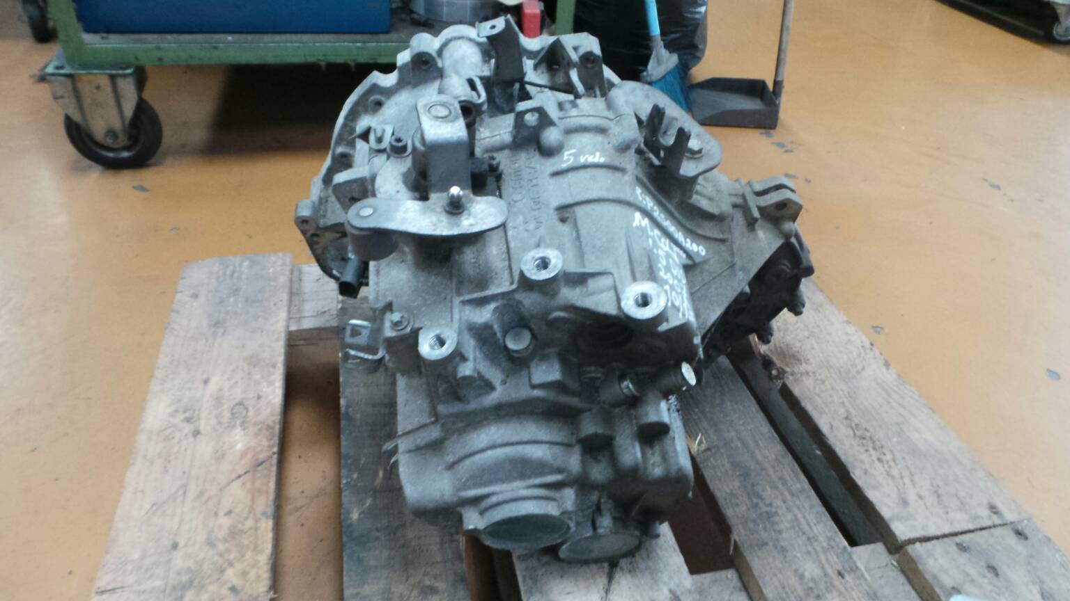 Boîte de vitesses manuelle MITSUBISHI Colt VI (Z3_A, Z2_A) Imagem-3