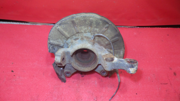 Left front steering knuckle LAND ROVER Freelander (L314)