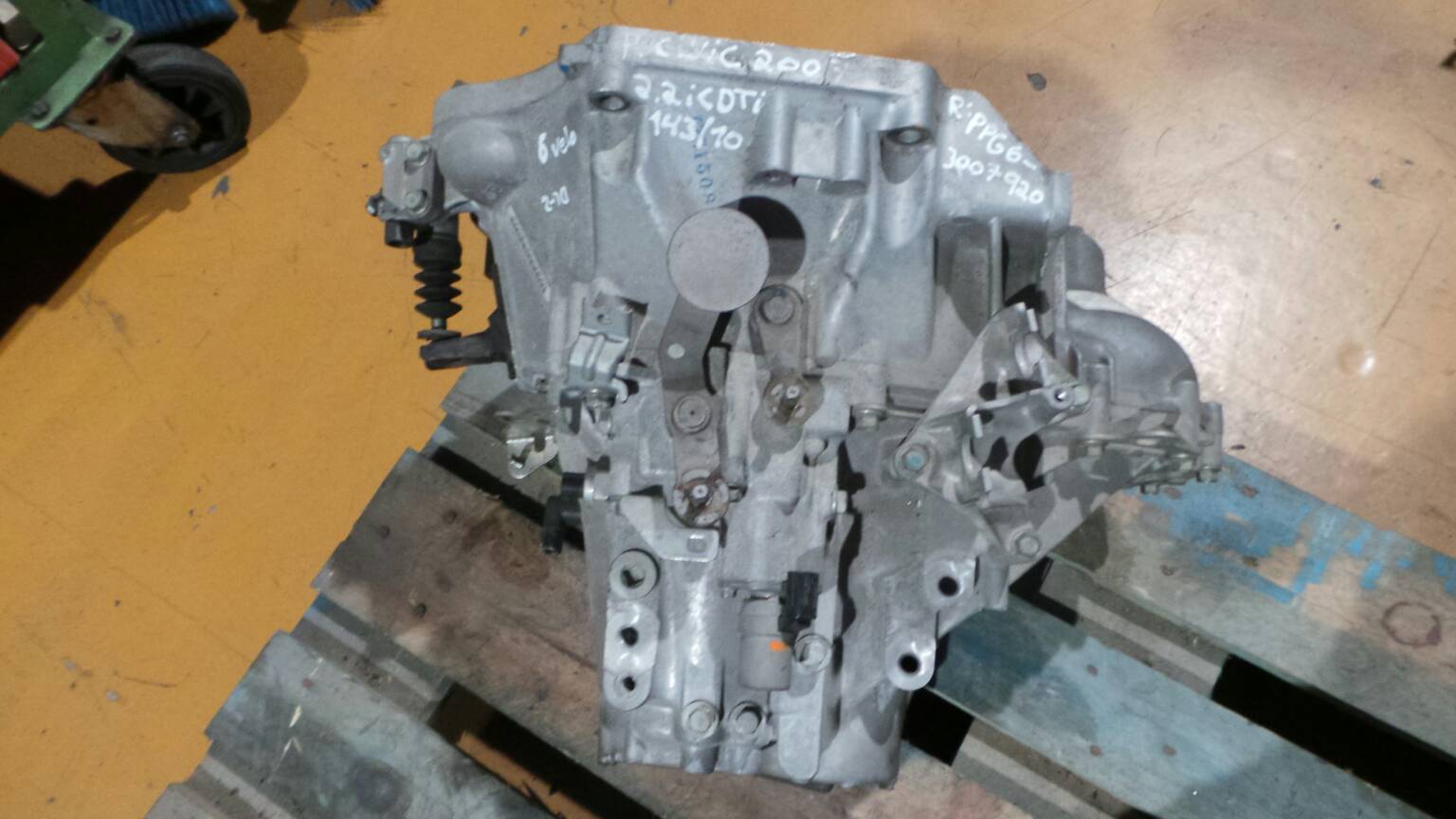 Manual gearbox HONDA Civic VIII Hatchback (FN_, FK_)