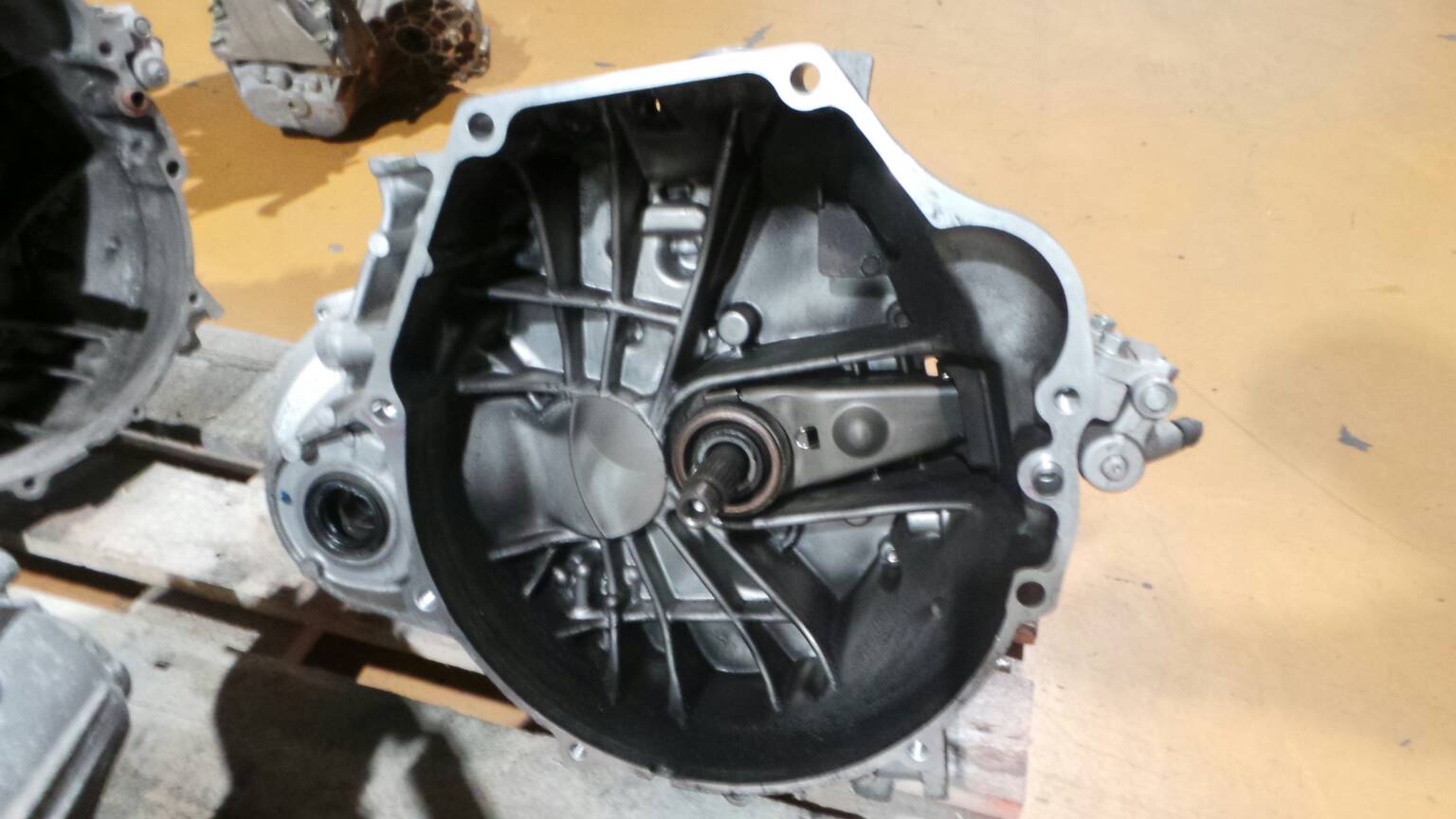 Manual gearbox HONDA Civic VIII Hatchback (FN_, FK_) Imagem-1