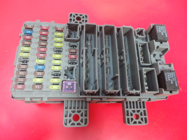 Boîte de fusibles / SAM / BSI HONDA Civic VIII Hatchback (FN_, FK_) Imagem-1