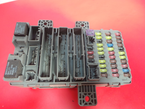 Boîte de fusibles / SAM / BSI HONDA Civic VIII Hatchback (FN_, FK_) Imagem-2