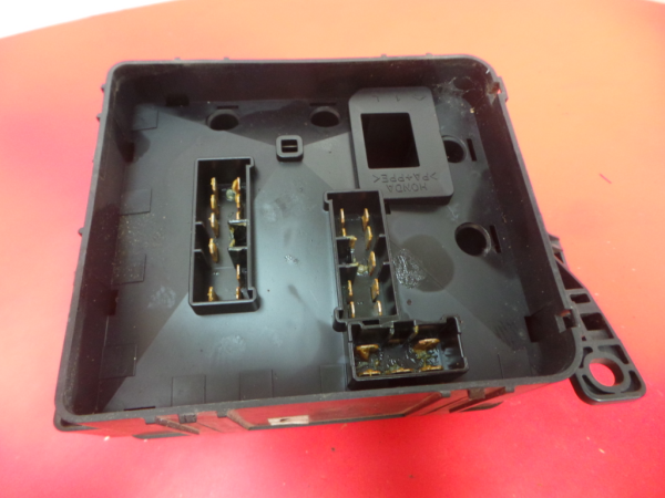 Boîte de fusibles / SAM / BSI HONDA Civic VI Hatchback (EJ_, EK_)
