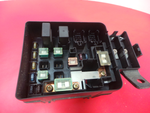 Boîte de fusibles / SAM / BSI HONDA Civic VI Hatchback (EJ_, EK_) Imagem-1