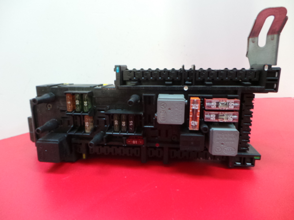 Boîte de fusibles / SAM / BSI MERCEDES-BENZ Classe C (W204) Imagem-1