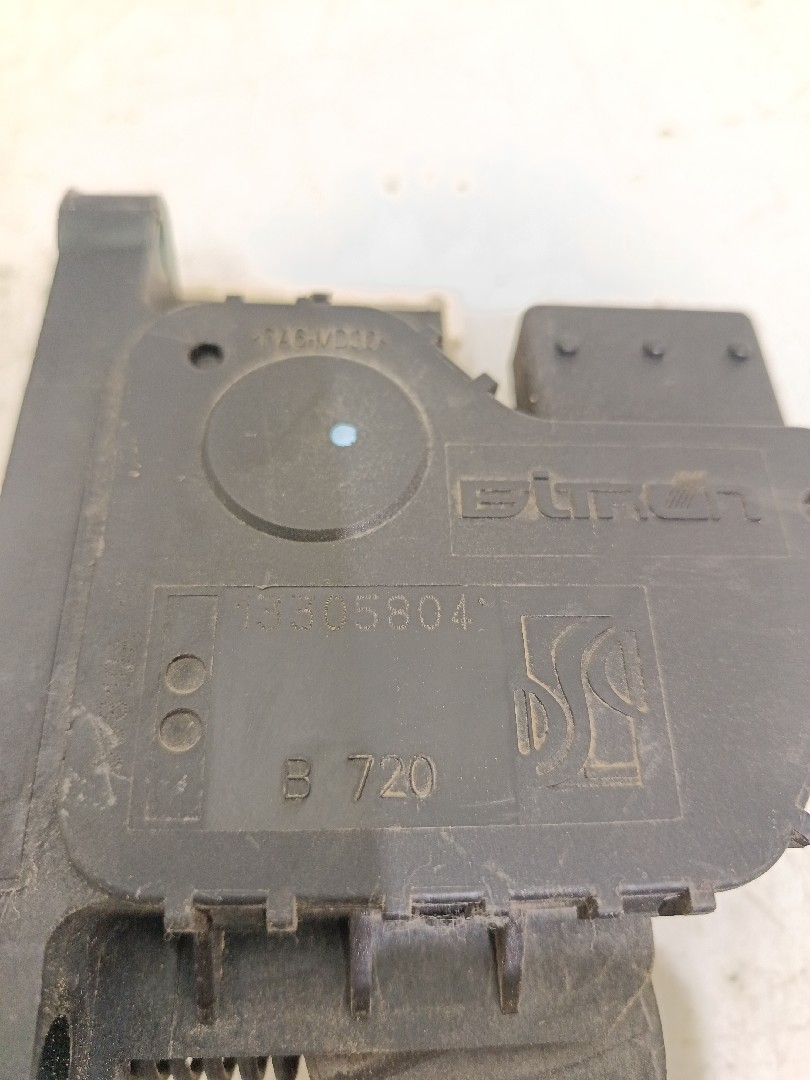 Accelerator Pedal OPEL Corsa D Imagem-4