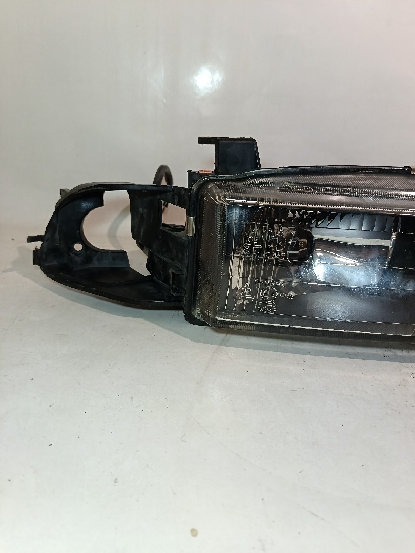 Right Headlight MITSUBISHI Galant VI Sedan (EA_) Imagem-1