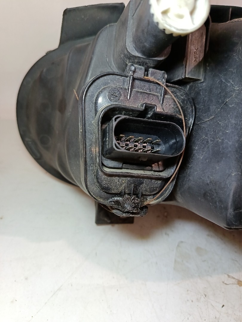 Right Headlight VOLKSWAGEN Golf IV (1J1) Imagem-2