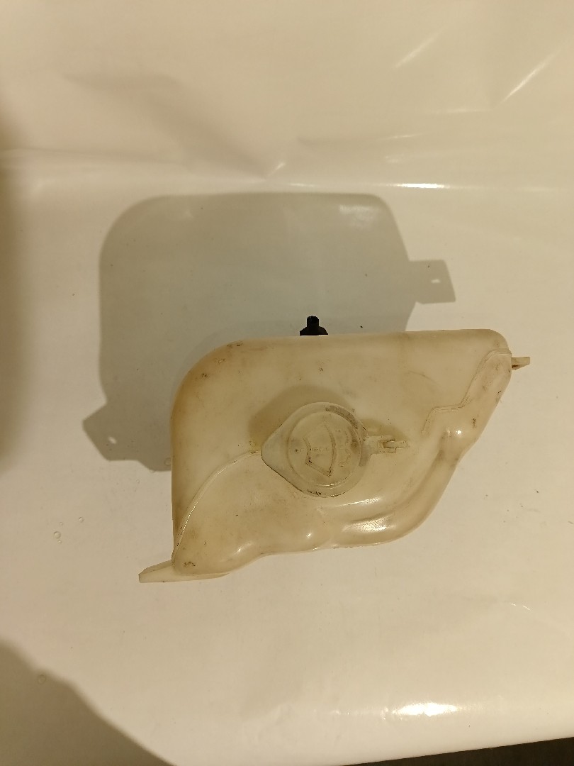 Windshield washer tank SUZUKI Vitara (ET, TA) Imagem-1