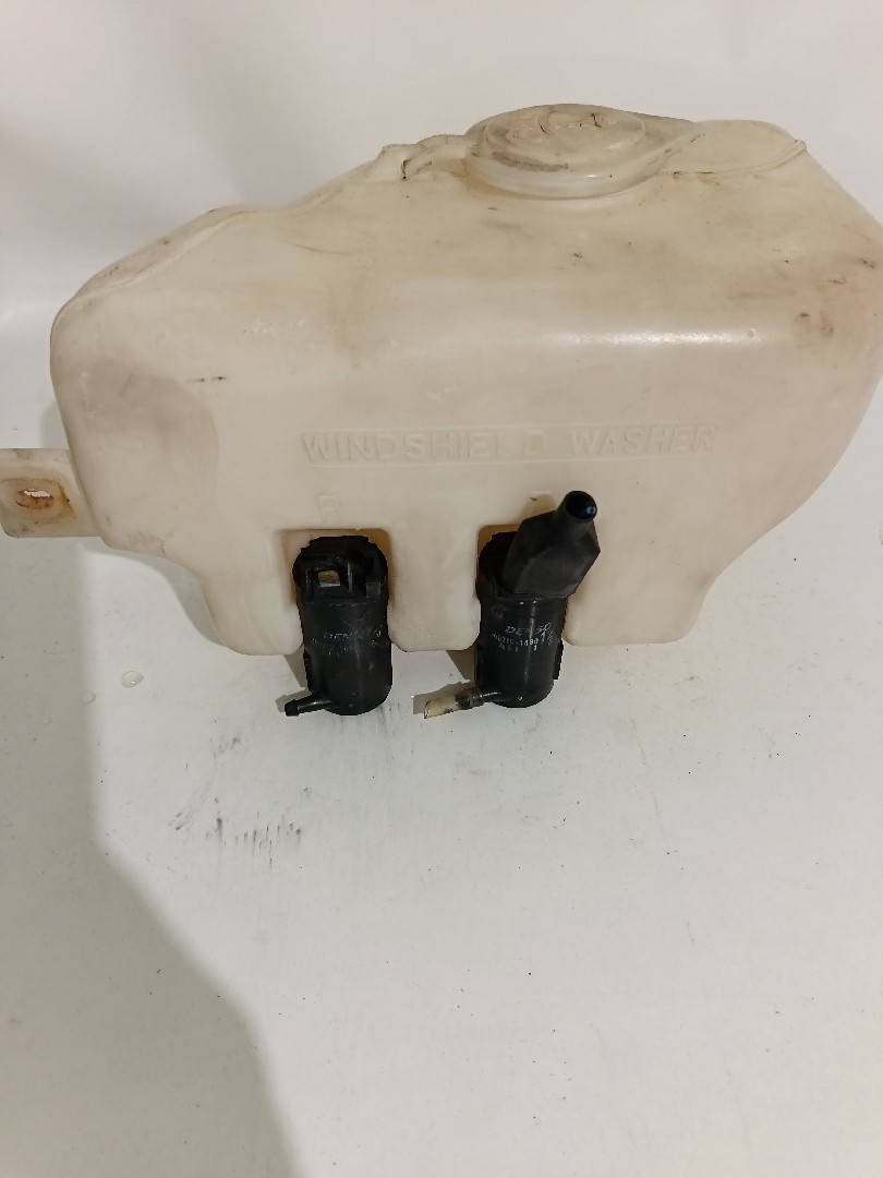 Windshield washer tank SUZUKI Vitara (ET, TA) Imagem-2