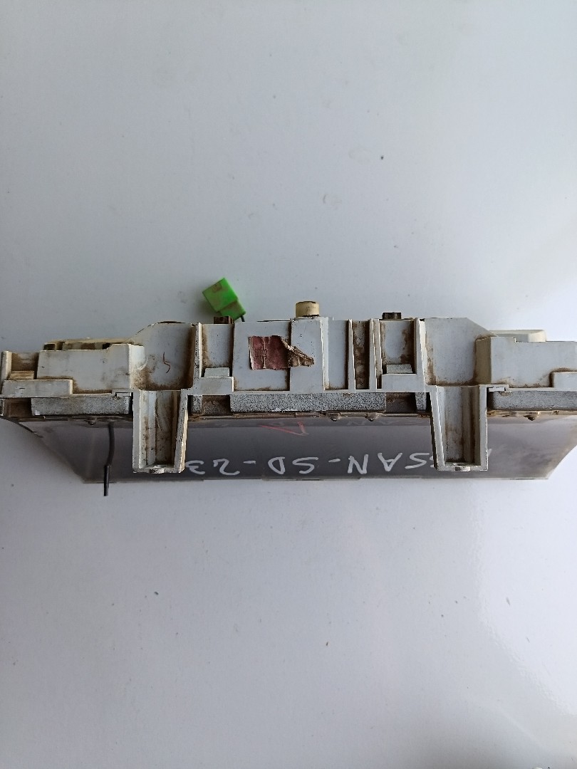 Quadrante / painel de instrumentos NISSAN Pick Up I (720) Imagem-3