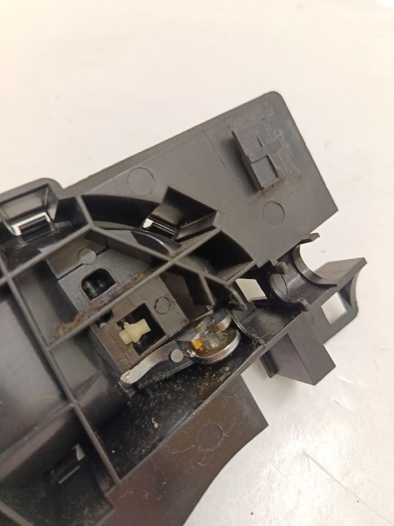 Puxador interior porta frente esquerdo PEUGEOT 208 Imagem-5