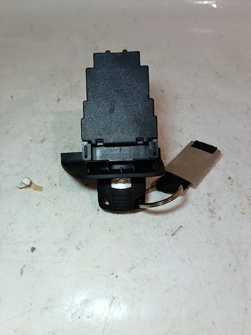 Canhão da ignição BMW 1 Cabriolet (E88) Imagem-2