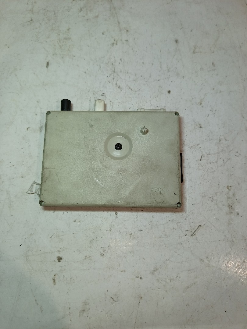 Amplificador de antena BMW 1 Cabriolet (E88) Imagem-2