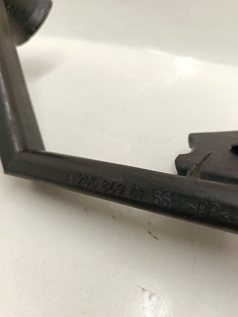 Windshield washer tank MERCEDES-BENZ Classe C Carrinha (S205) Imagem-2