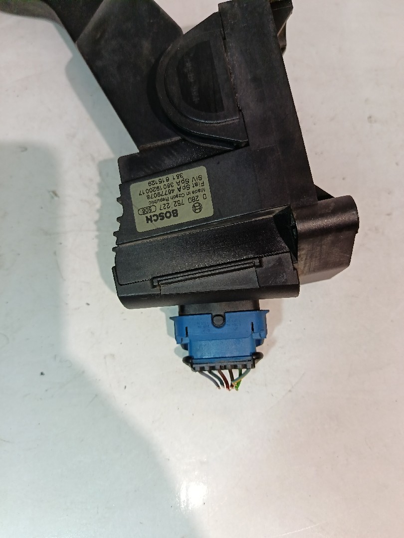 Pedal do acelerador FIAT Stilo (192_) Imagem-3