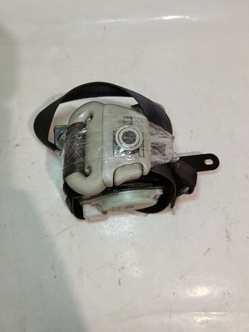 Pré-tensor cinto frente direito TOYOTA Yaris (_P1_) Imagem-3