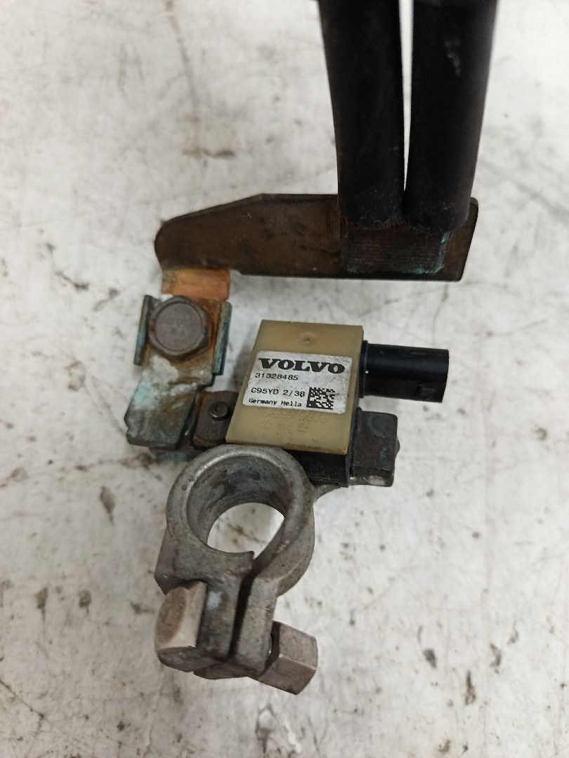 Terminal / cabo negativo da bateria VOLVO V40 Hatchback Van (525) Imagem-1