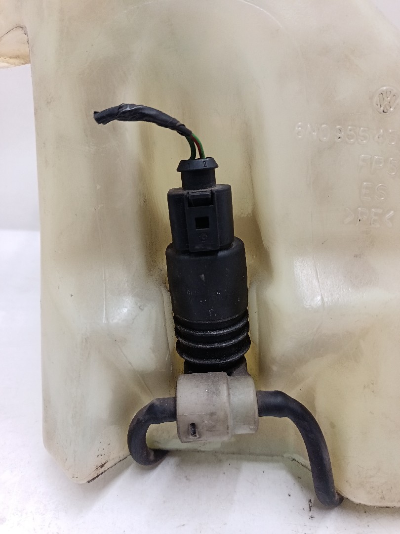 Windshield washer tank VOLKSWAGEN Polo (6N) Imagem-2