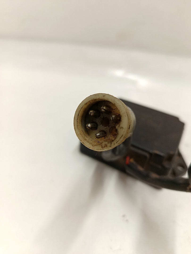 Módulo genérico NISSAN Pick Up I (720) Imagem-2