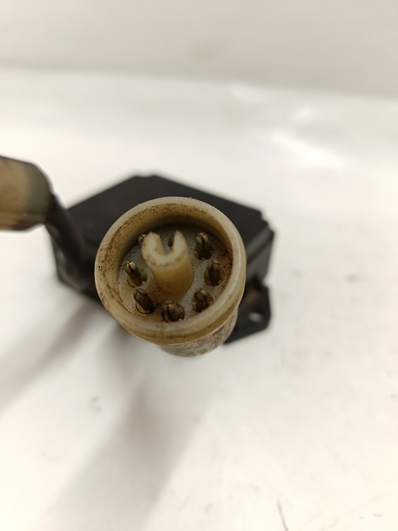 Módulo genérico NISSAN Pick Up I (720) Imagem-3