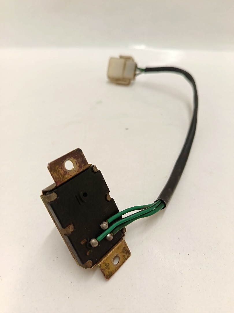 Botão / interruptor 4 piscas NISSAN Pick Up I (720) Imagem-3