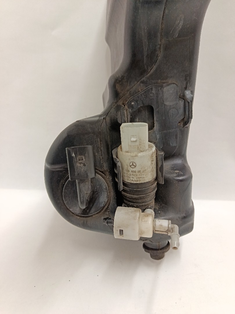 Windshield washer tank MERCEDES-BENZ Classe C Carrinha (S205) Imagem-4