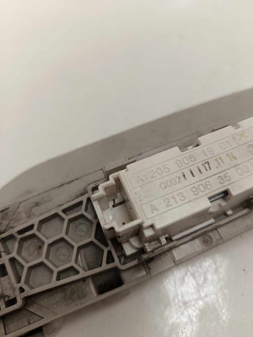 Pega interior porta trás esquerda MERCEDES-BENZ Classe C Carrinha (S205) Imagem-7