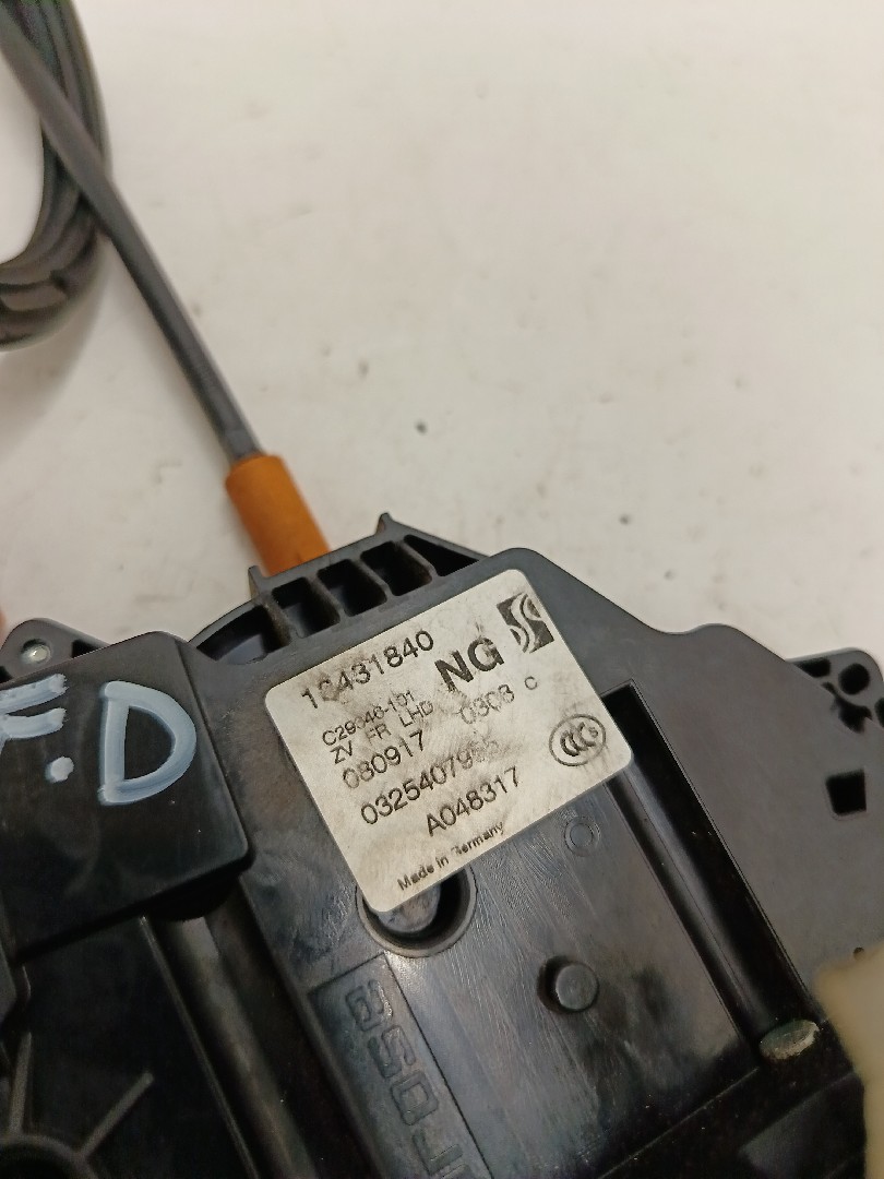 Fechadura / fecho porta frente direito OPEL Corsa E Van Imagem-2