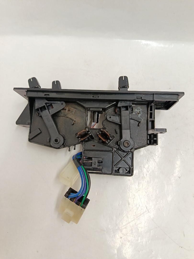 Comando chauffage / sofagem NISSAN Pick Up II (D21) Imagem-4