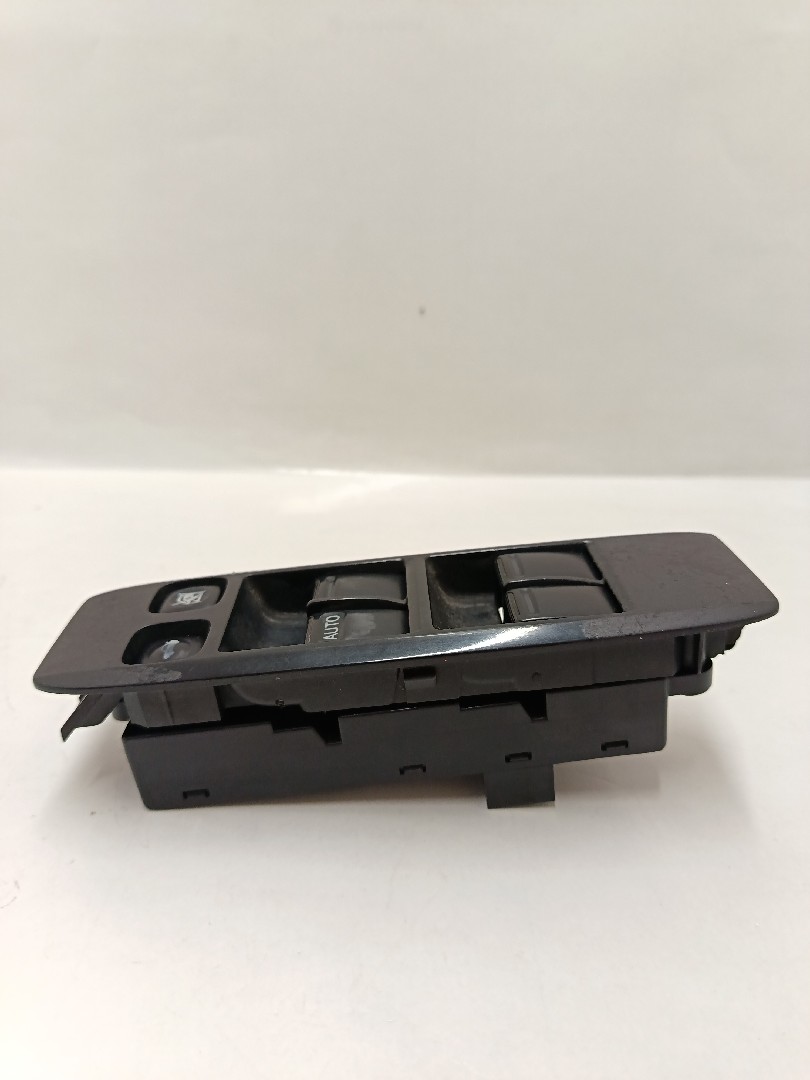 Comando / botão / interruptor vidros frente esquerdo NISSAN Primera Sedan (P12) Imagem-2