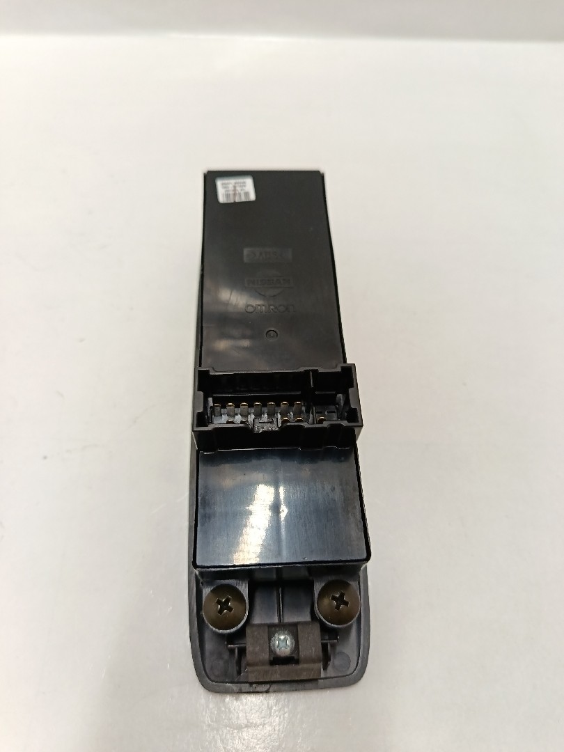 Comando / botão / interruptor vidros frente esquerdo NISSAN Primera Sedan (P12) Imagem-3