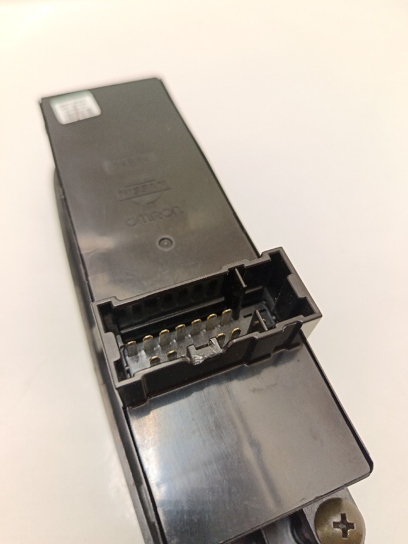 Comando / botão / interruptor vidros frente esquerdo NISSAN Primera Sedan (P12) Imagem-5