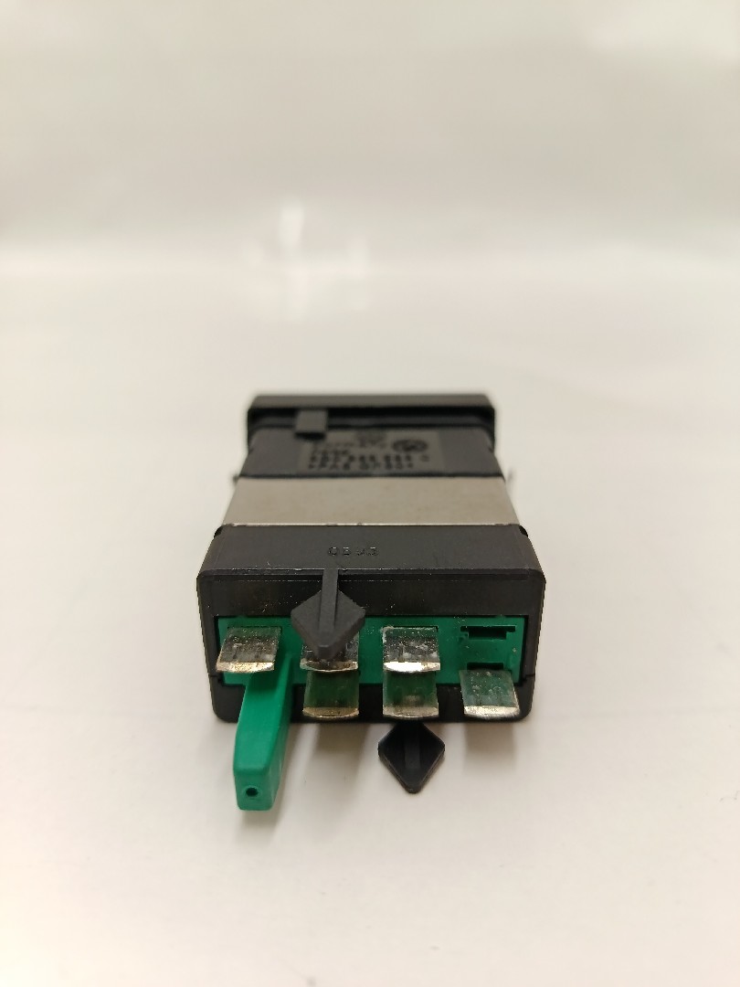 Botão / interruptor aquecimento de bancos VOLKSWAGEN Passat Variant (3B6) Imagem-1