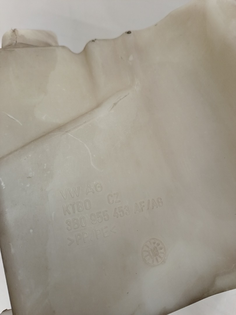 Windshield washer tank VOLKSWAGEN Passat Variant (3B6) Imagem-5