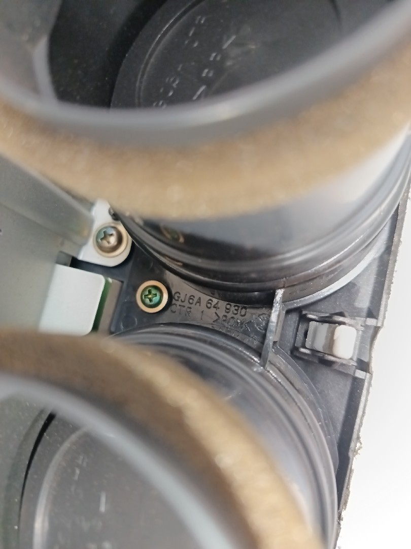 Consola central MAZDA 6 Hatchback (GG) Imagem-2