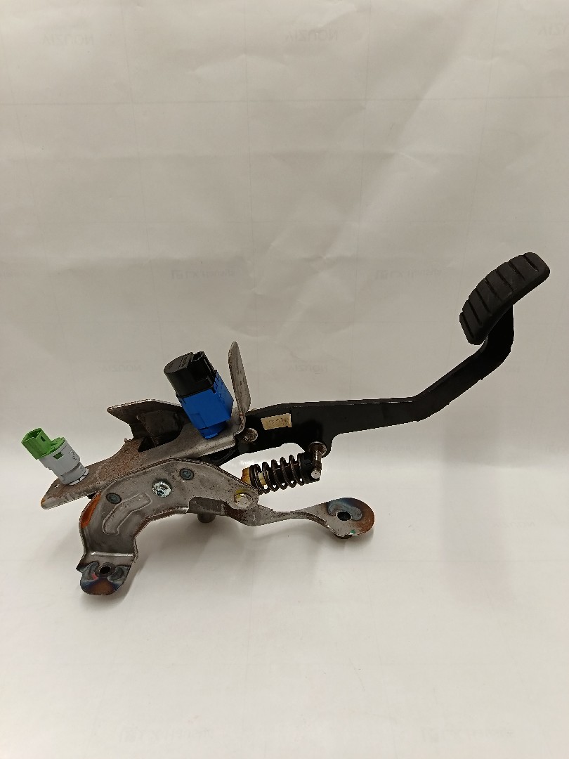 Pedal da embraiagem IRAN KHODRO RENAULT CAPTUR (J5) Imagem-2