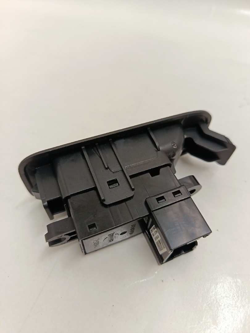 Comando / botão / interruptor vidros trás direito NISSAN Primera Sedan (P12) Imagem-2