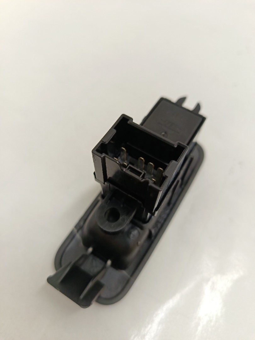 Comando / botão / interruptor vidros trás direito NISSAN Primera Sedan (P12) Imagem-3