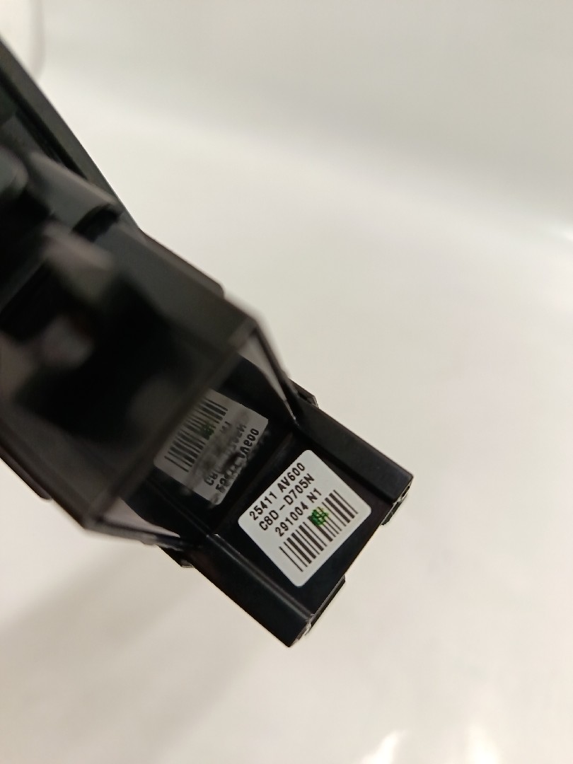 Comando / botão / interruptor vidros trás direito NISSAN Primera Sedan (P12) Imagem-4