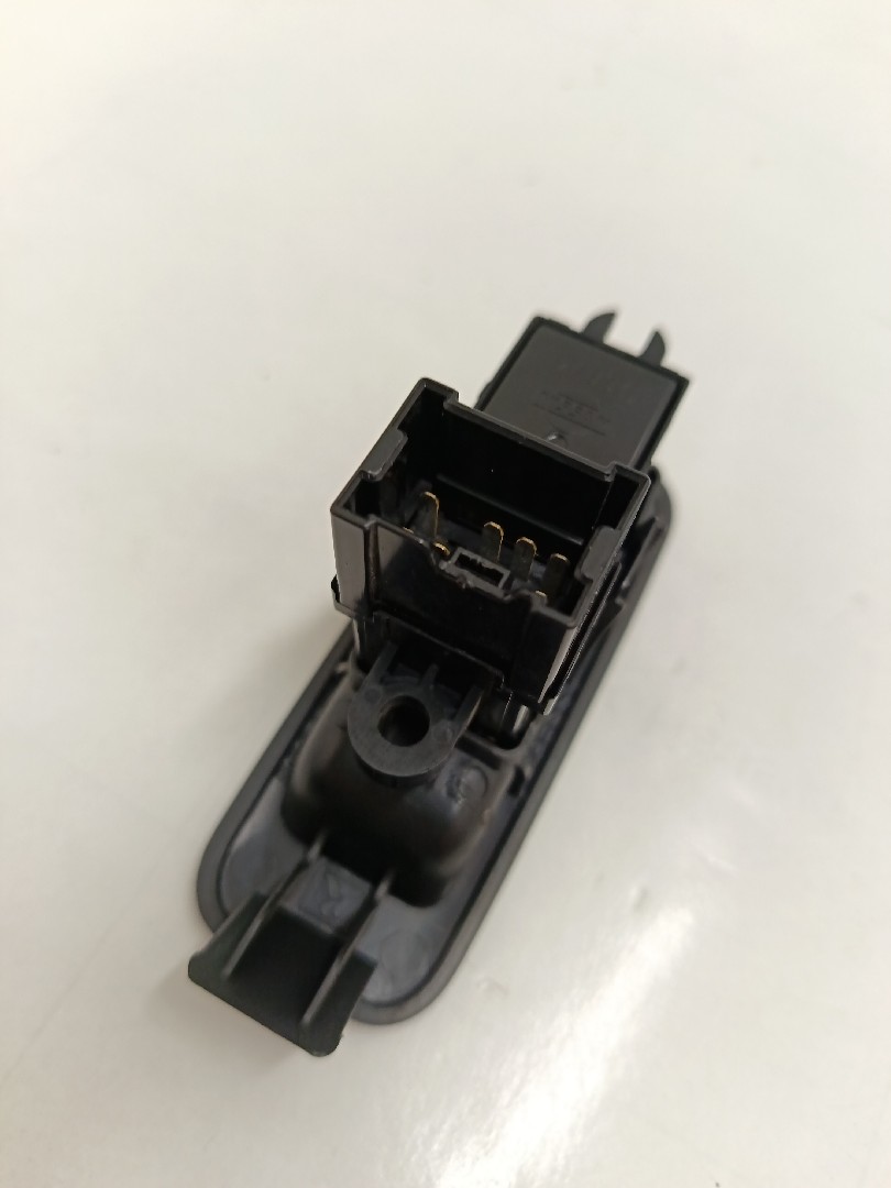 Comando / botão / interruptor vidros trás esquerdo NISSAN Primera Sedan (P12) Imagem-2