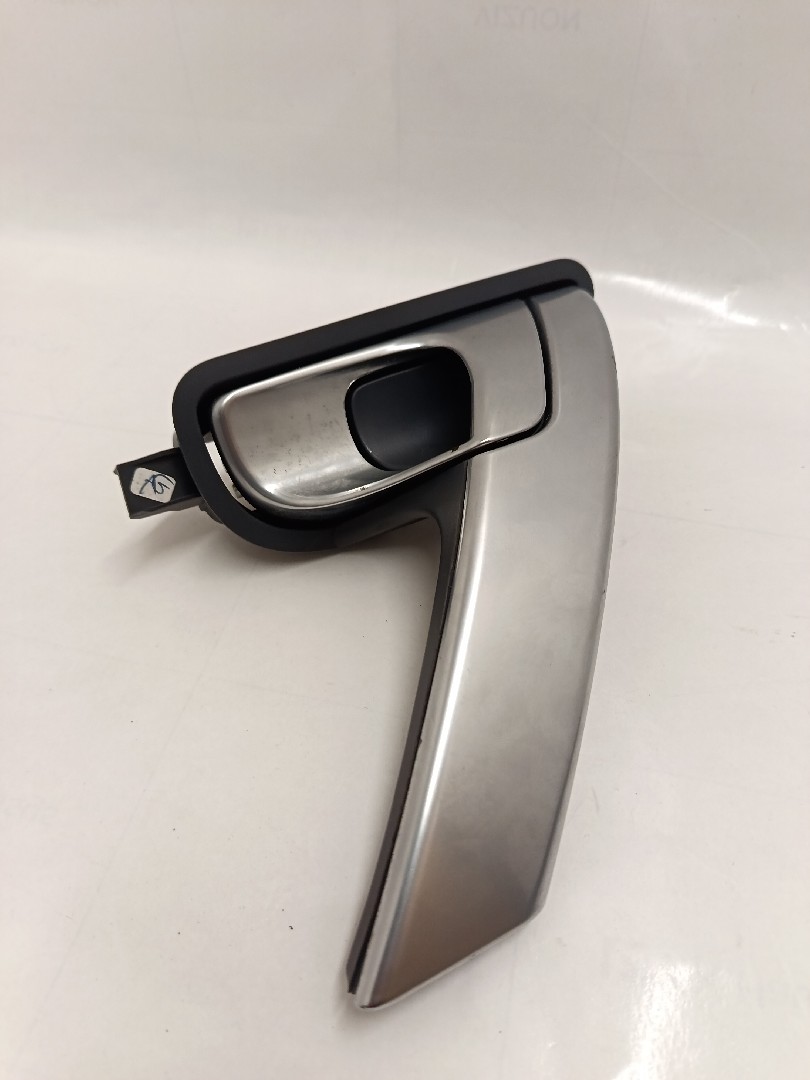 Puxador interior porta frente esquerdo NISSAN - ID S_4625