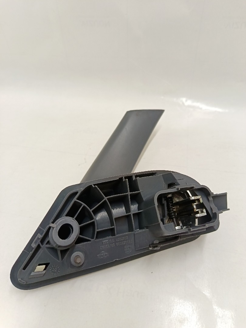 Puxador interior porta frente direito NISSAN Primera Sedan (P12) Imagem-1