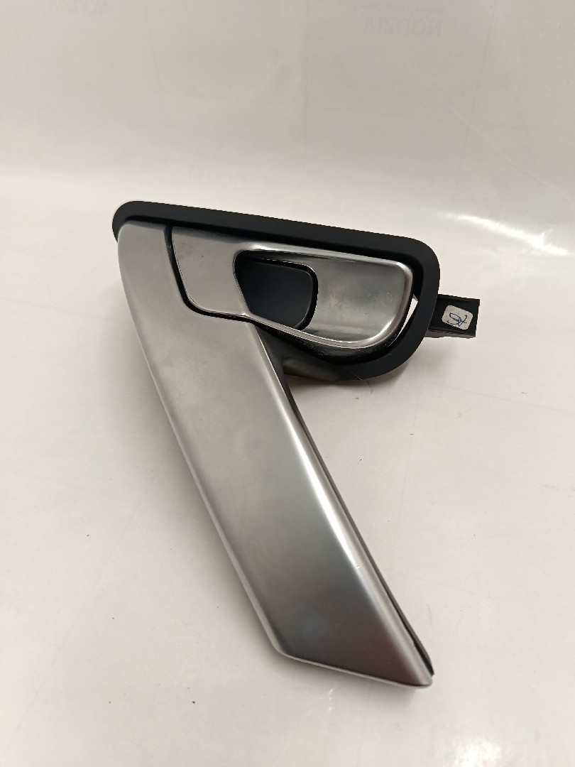 Puxador interior porta trás direito NISSAN - ID S_4627