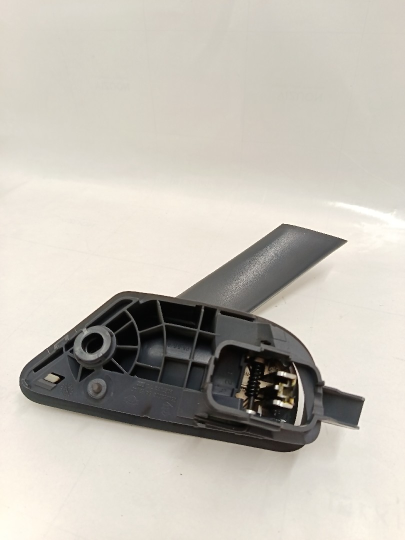 Puxador interior porta trás direito NISSAN Primera Sedan (P12) Imagem-1