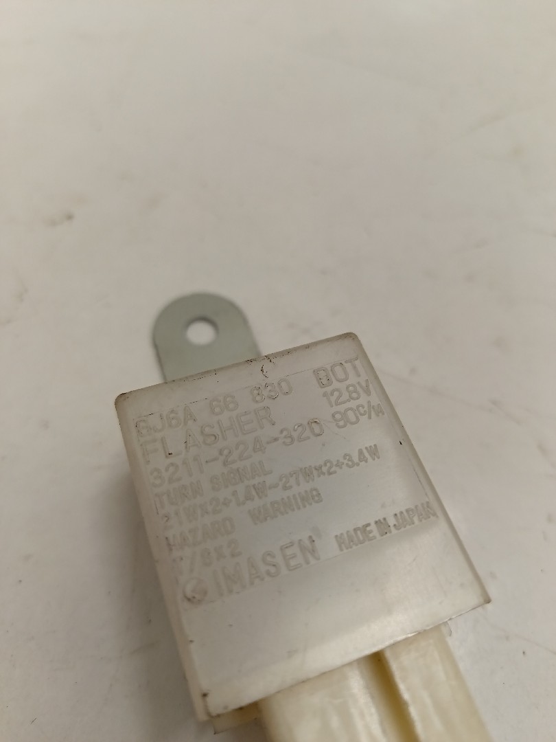 Botão / interruptor electromecânico / relé MAZDA 6 Hatchback (GG) Imagem-1