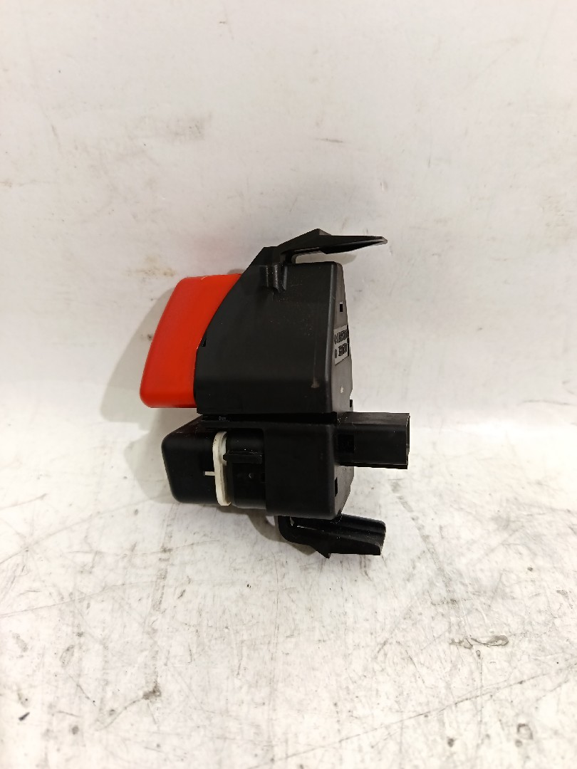 Botão / interruptor 4 piscas MERCEDES-BENZ Classe A (W168) Imagem-1