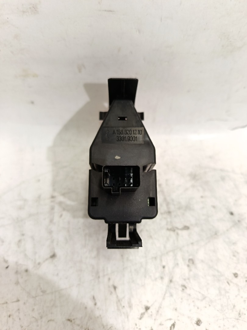 Botão / interruptor 4 piscas MERCEDES-BENZ Classe A (W168) Imagem-2