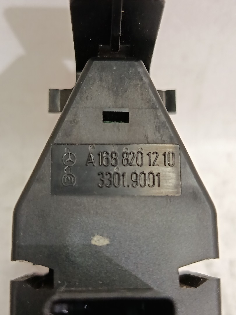 Botão / interruptor 4 piscas MERCEDES-BENZ Classe A (W168) Imagem-3