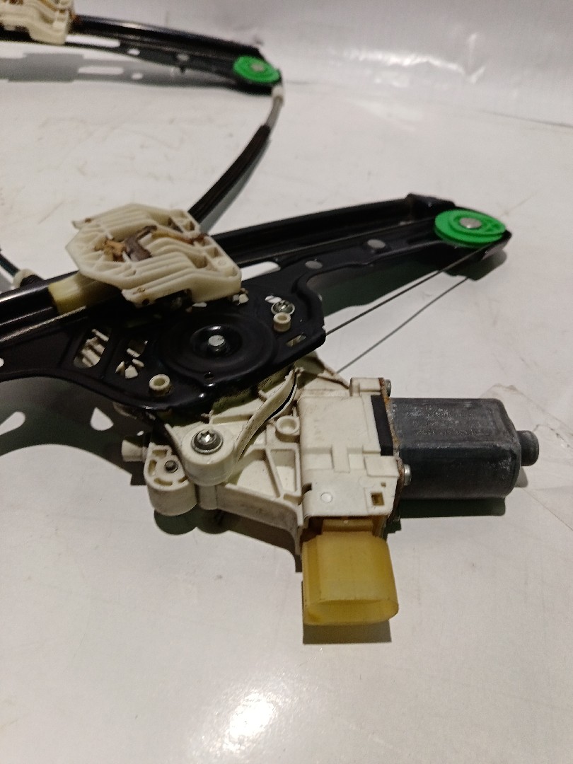 Elevador vidros frente esquerdo BMW 1 (E87) Imagem-1